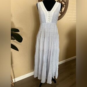 Chic Blue and White Patterned Maxi Dress